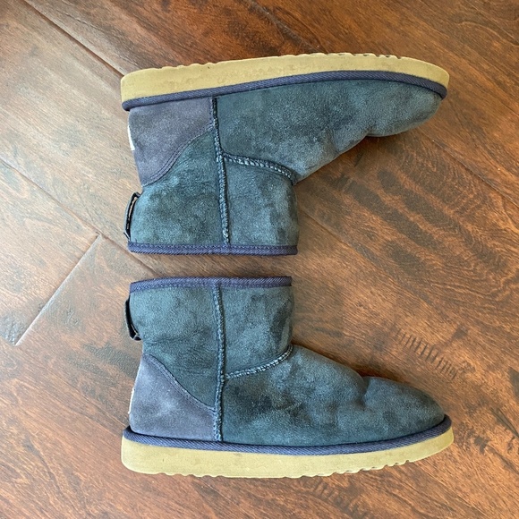 UGG Classic Mini Boots Suede Grey Size W7 - Picture 9 of 12